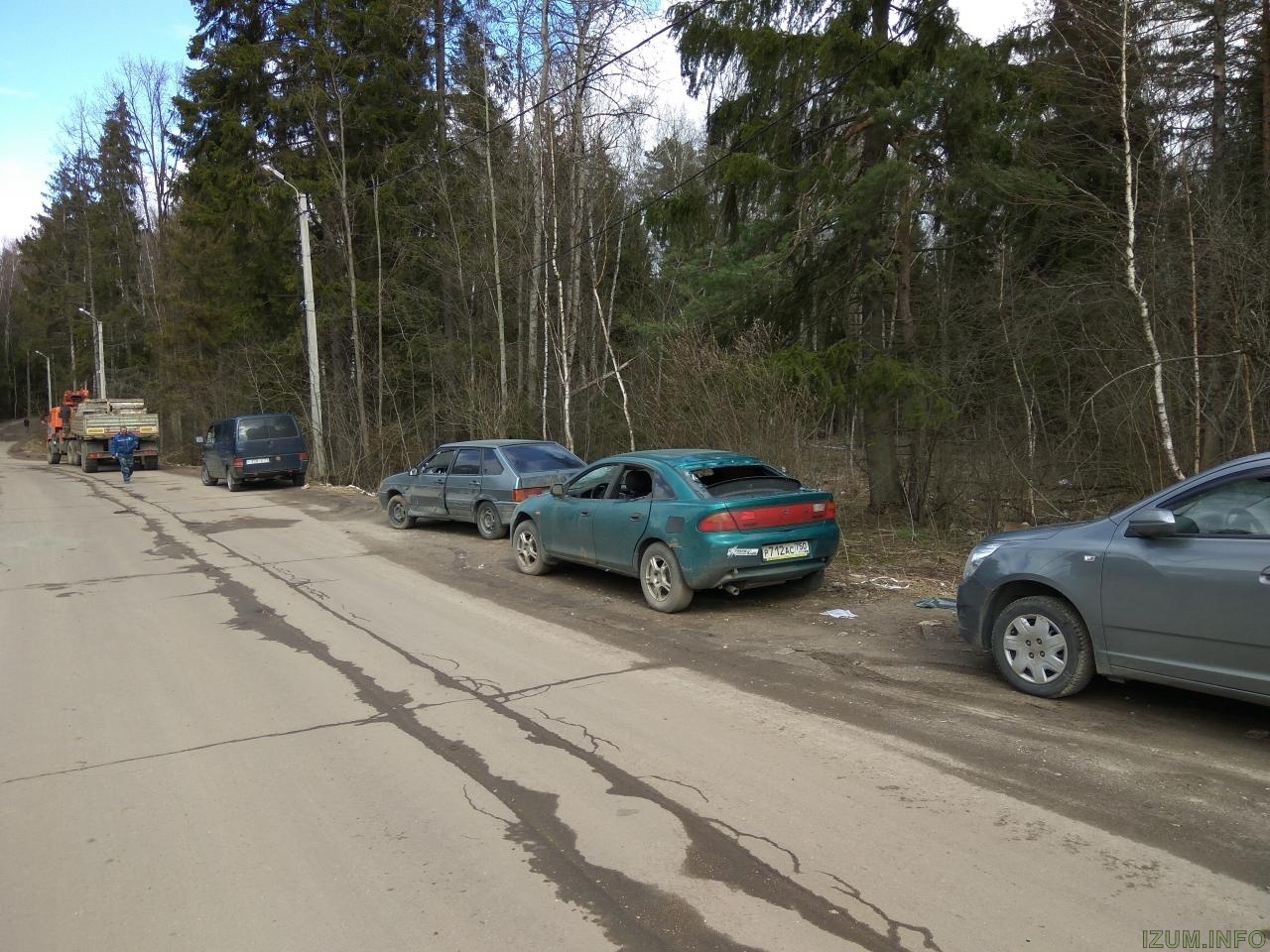 Изумрудные холмы машине на дороге в Сабурово (1).jpg