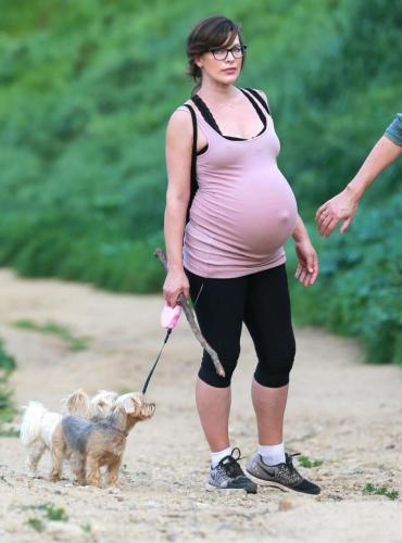 milla-jovovich-paul-w-s-anderson-hiking-with-their-dog-10.jpg